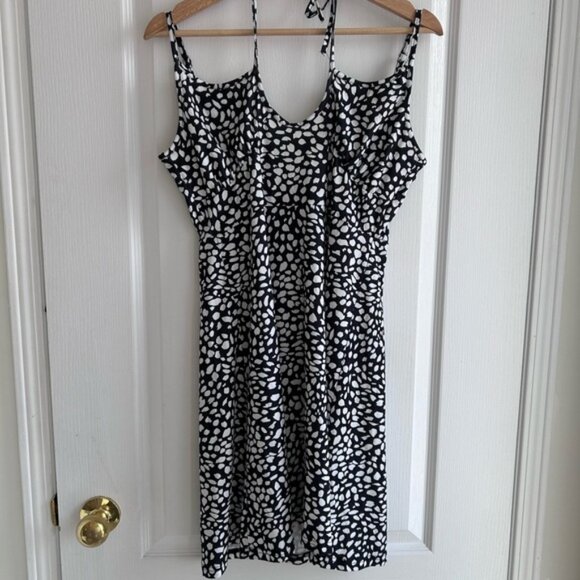 Stylish Black and White Polka Dot Dress - Picture 1 of 1
